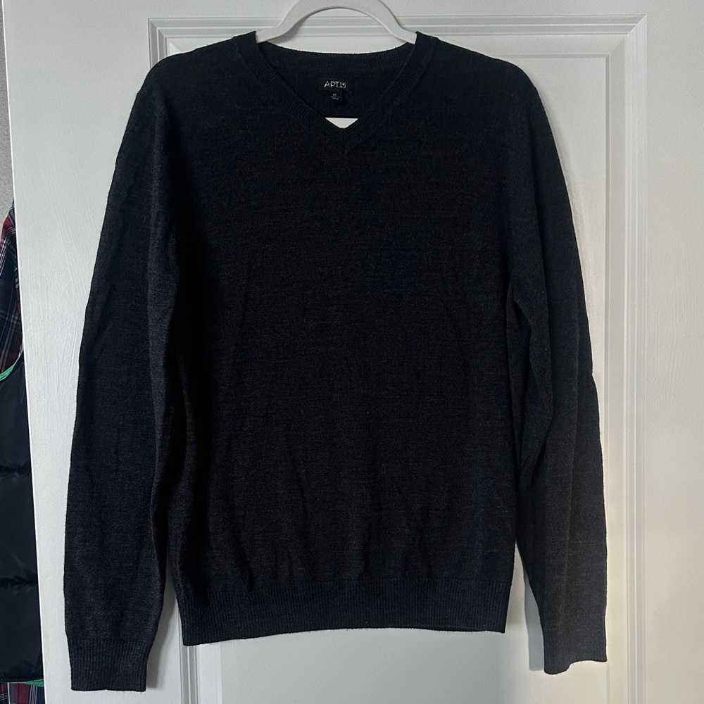 Apt. 9 Men's Charcoal V-Neck Sweater